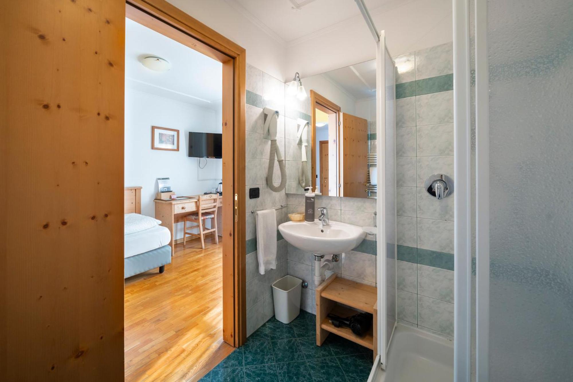 Hotel Erica Tesero Ngoại thất bức ảnh